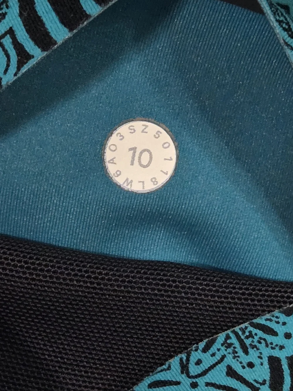 Lululemon Turquoise & Black Patterned Leggings Size 10 - Picture 7 of 9